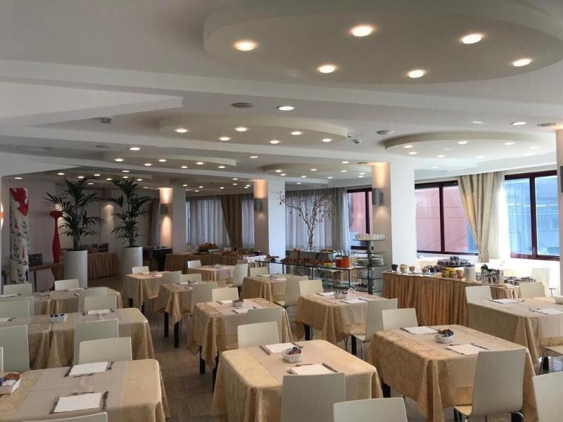 Hotel Caraibi Milano Marittima Ngoại thất bức ảnh