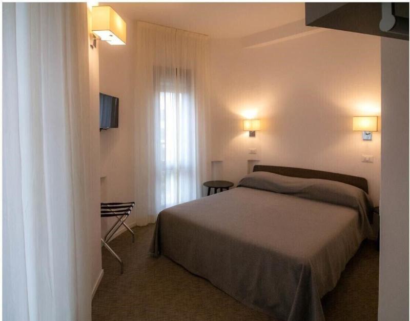 Hotel Caraibi Milano Marittima Ngoại thất bức ảnh