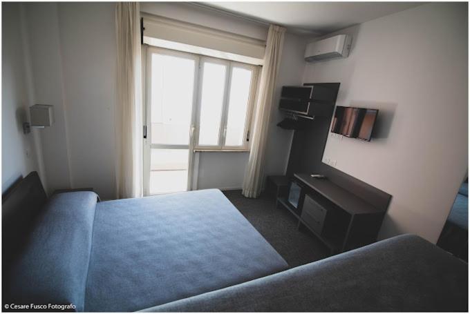Hotel Caraibi Milano Marittima Ngoại thất bức ảnh