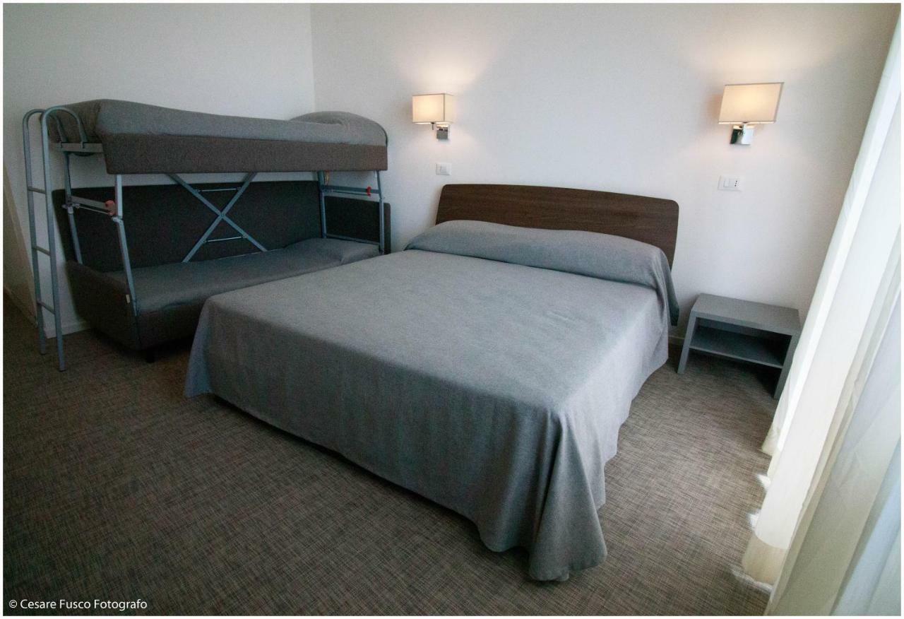 Hotel Caraibi Milano Marittima Ngoại thất bức ảnh