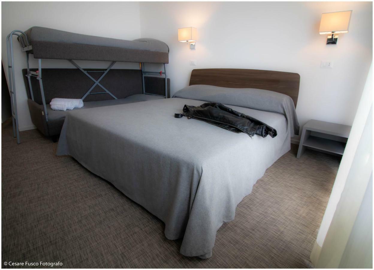 Hotel Caraibi Milano Marittima Ngoại thất bức ảnh