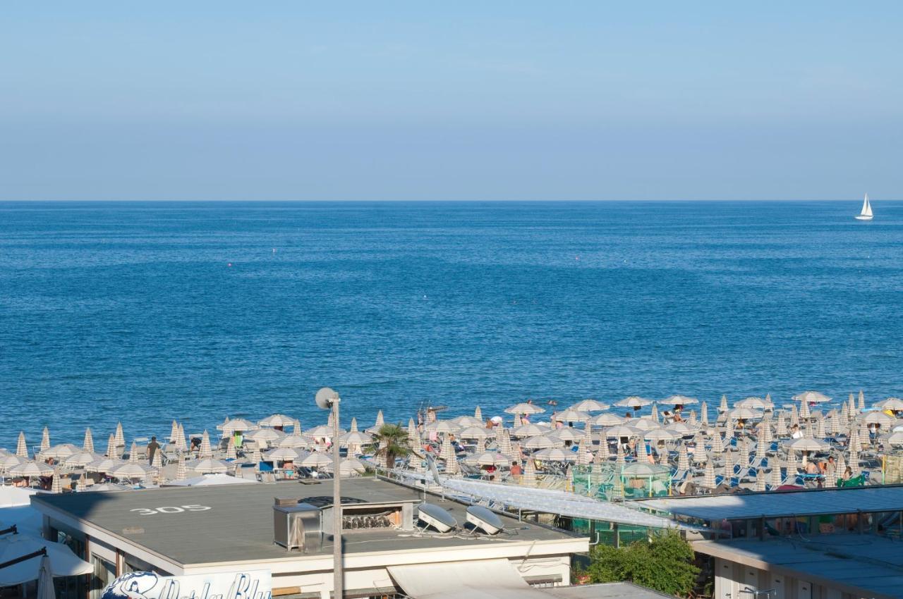 Hotel Caraibi Milano Marittima Ngoại thất bức ảnh